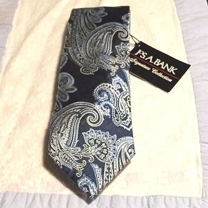 NEW Jos A Bank Multi Blue Paisley Design men's Silk Neck Tie.